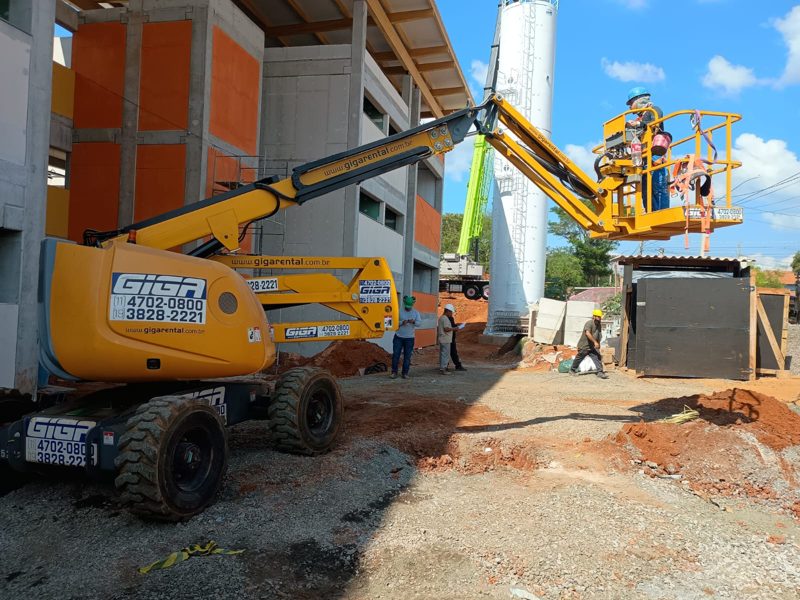 Plataforma GIGA RENTAL em obra de construção civil